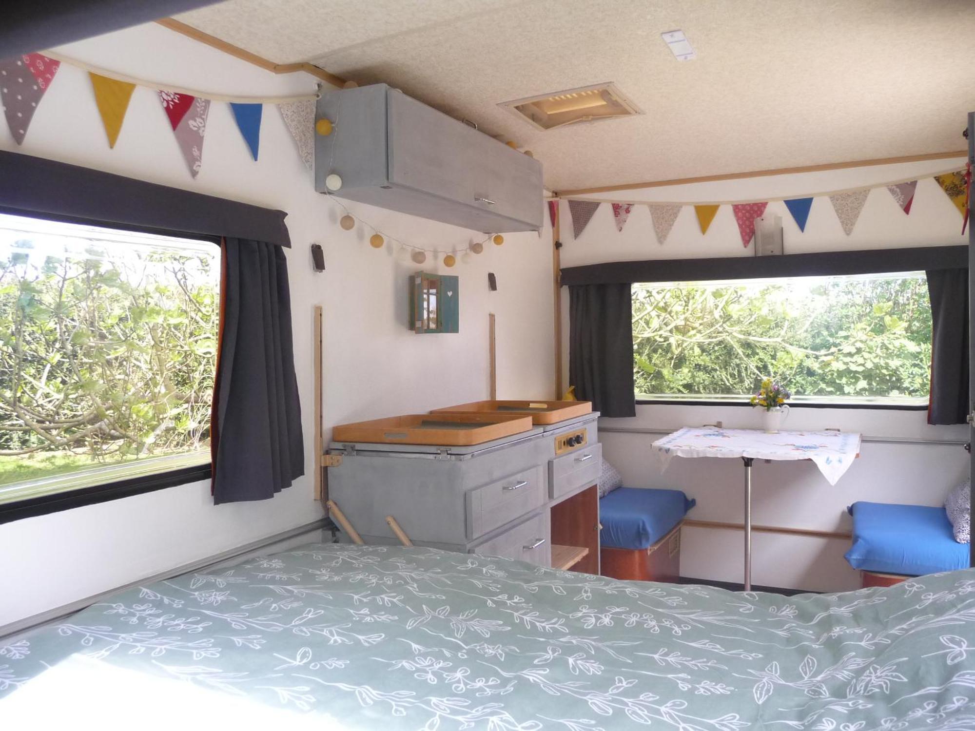 Bretagne Vintage Suite & Caravan: Rustic Glamping Experience Pleumeur-Gautier Exterior photo